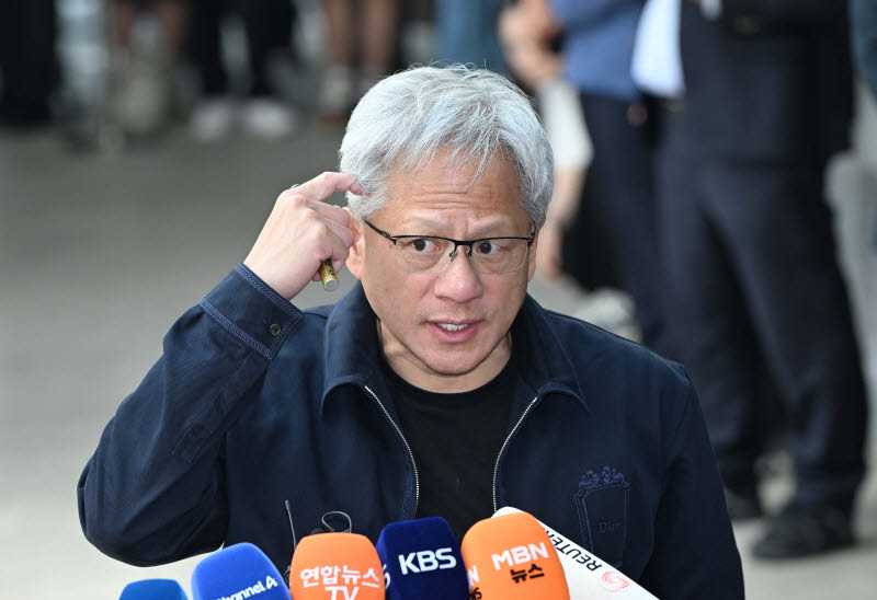 [포토]젠슨 황 엔비디아 CEO 7개월만에 입국
