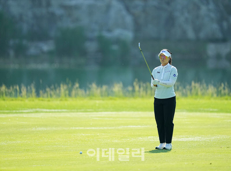 [포토]임희정,첫 버디위해 핀을 조준