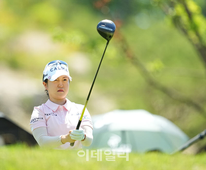 [포토]이승연,조준에 집중한다