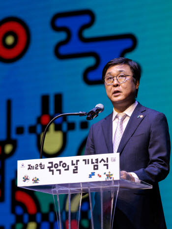 최휘영 문체부 장관, 국립발레단 단장 선임설 일축…"사실무근"