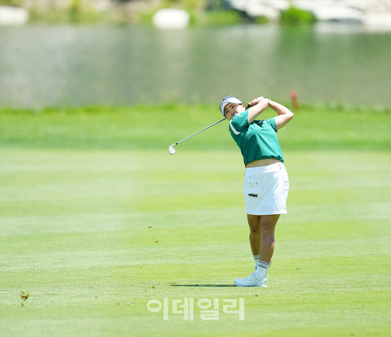 [포토]홍진영,핀 앞에 떨어져라