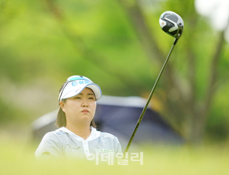 [포토]홍진영,신중한 첫 조준