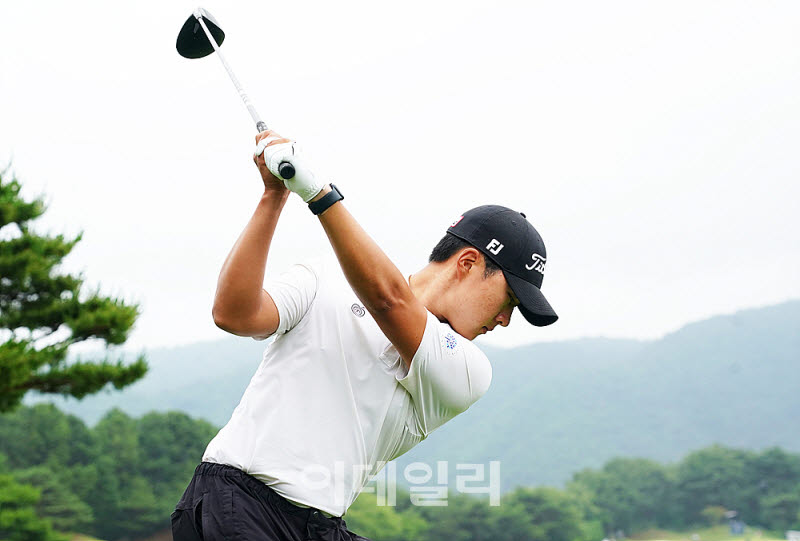 [포토] 김준형, 호쾌한 샷으로 우승을 꿈꾼다