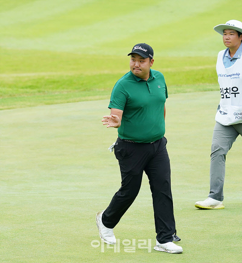 [포토] 김찬우, 파로 막아내며 갤러리이 환호에 인사
