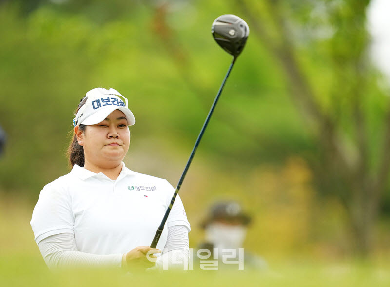 [포토]송은아,중앙 조준하며 시작한다