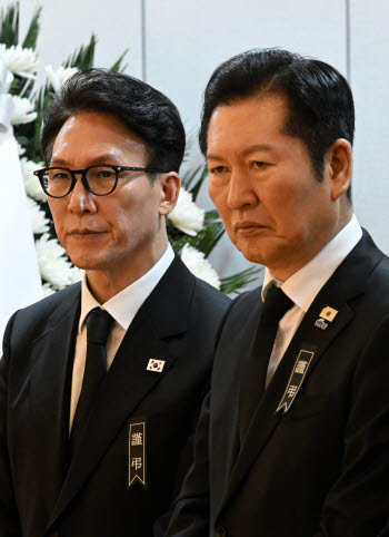 떠나는 김민석에 靑 극찬…"당신의 성과가 우리의 성과"