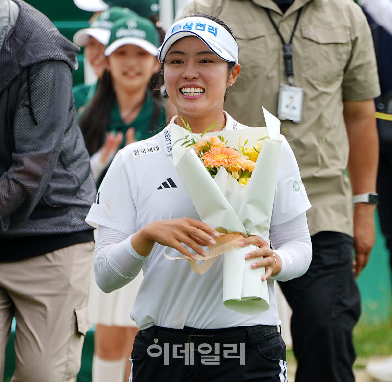 [포토]서교림,우승 미소로 이동해요