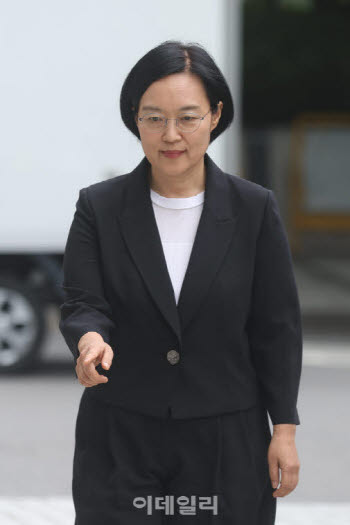 與 "한성숙 총리 후보자, 'AI 대전환' 현실로 구현할 적임자"
