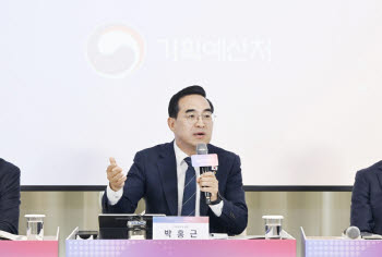 박홍근 "기초연금·교육교부금 등 지출구조조정 골든타임…반드시 완수"