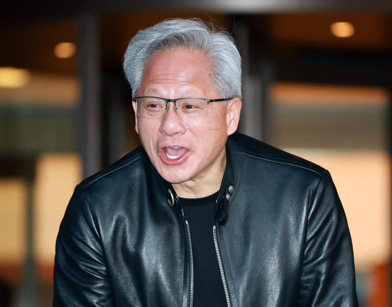 [포토]젠슨 황, "너무 피곤하다"