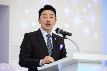 강훈식 “李대통령 유럽 순방 환송 인원 최소화…당, 국회서 역할 많을 때”