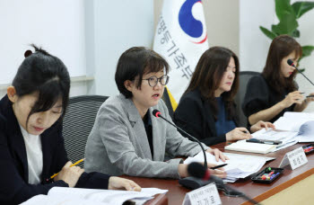 ‘혼인·혈연·입양’ 가족 정의 바꾼다…정부, 건강가정기본법 손질 (종합)