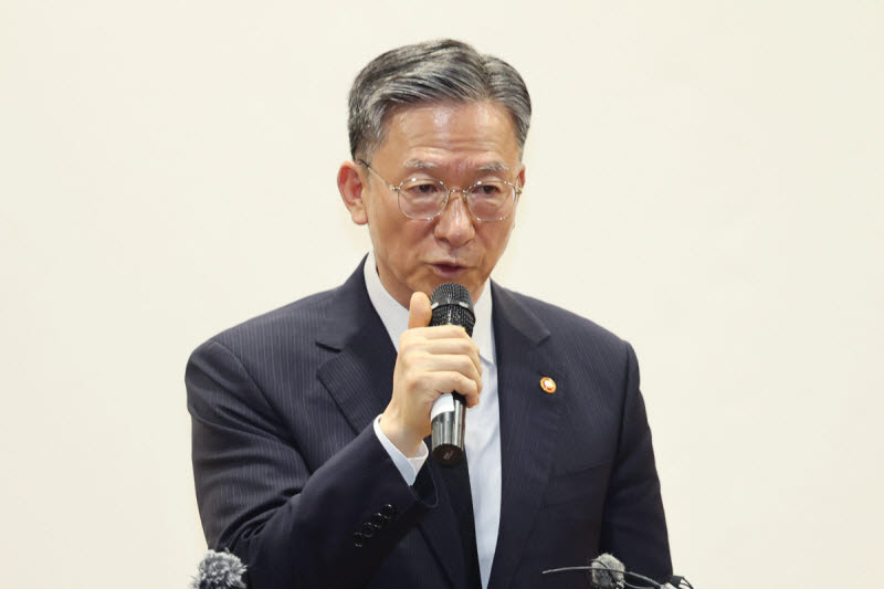 정성호 “국가폭력 피해자 기소유예·공소보류 바로잡아야”