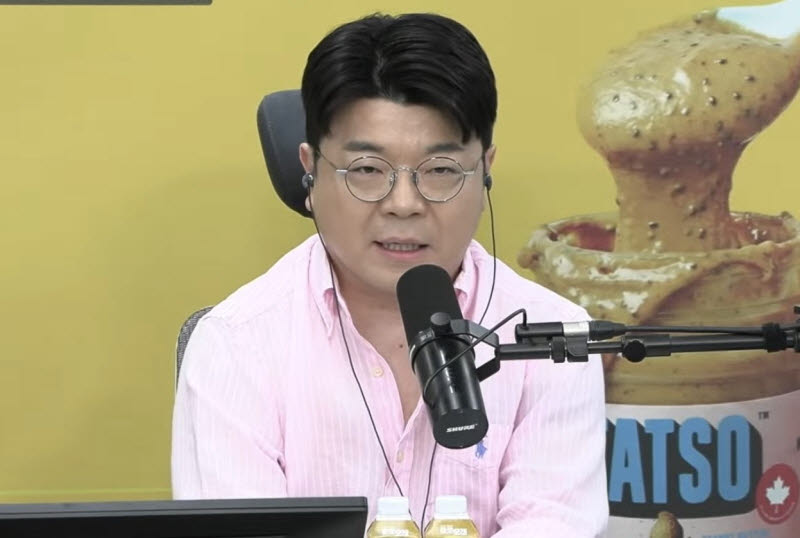 일베 향해 "탱크로 밀어버려야"…매불쇼 최욱 고발 당해