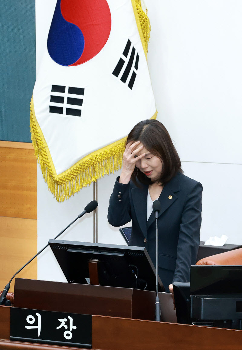 [포토]울먹이는 최호정 서울시의회 의장