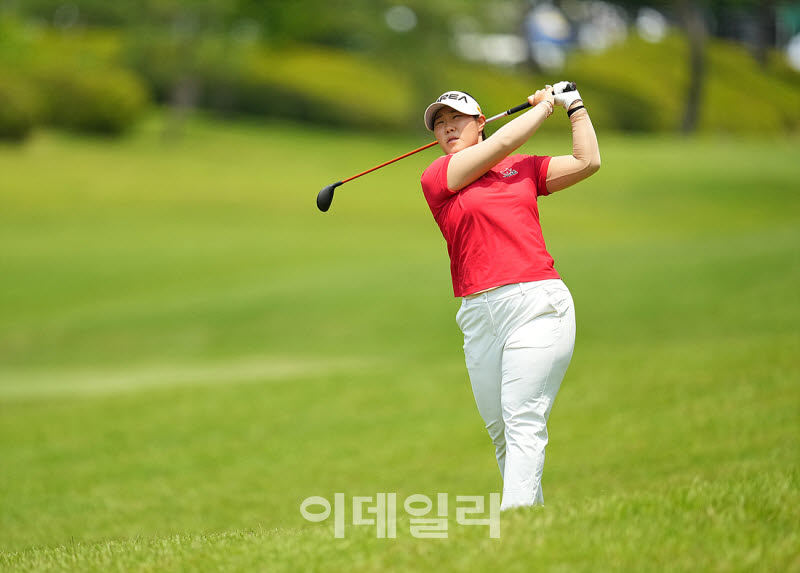 [포토]박서진,버디 위해 중앙으로