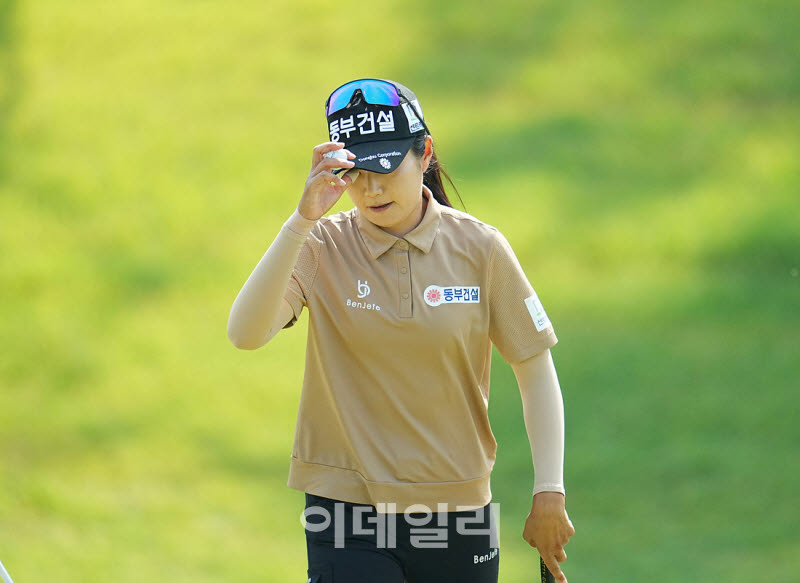 [포토]장수연,버디 성공 감사 인사