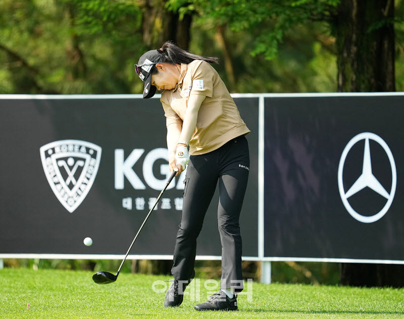 [포토]장수연,연속 버디 향한 임팩트
