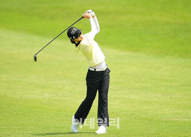 [포토]안송이,실수없이 타수를 줄인다