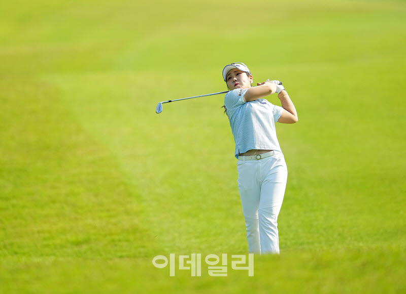 [포토]이소영,그린에 올라가라