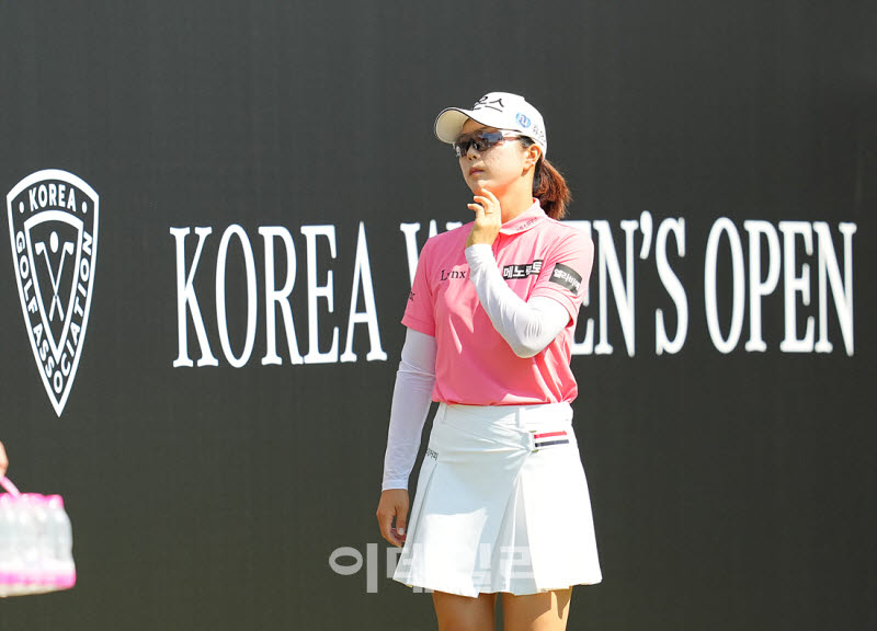 [포토]최예림,선크림 바르며 입장