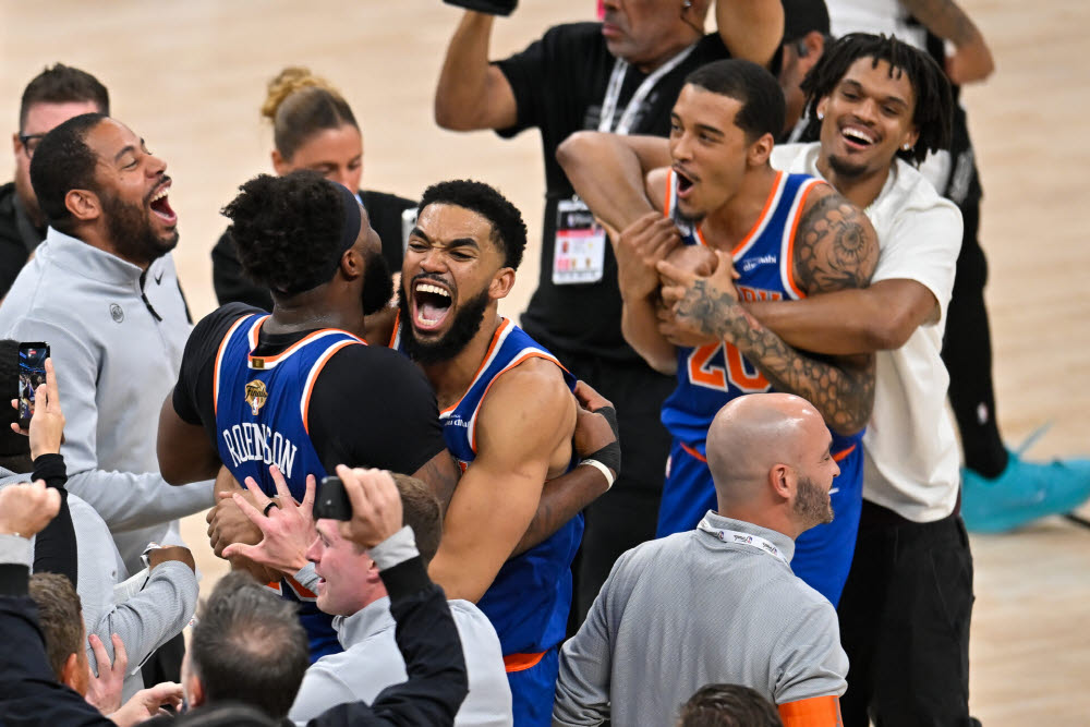 53년 기다림 끝났다…'브런슨 45점' 뉴욕 닉스 NBA 정상 등극