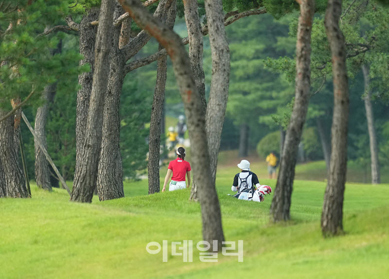 [포토]오수민,볼 찾으러 옆홀로 이동해요