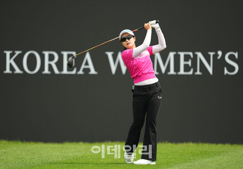 [포토]박민지,타수를 줄여 추격을 시작한다