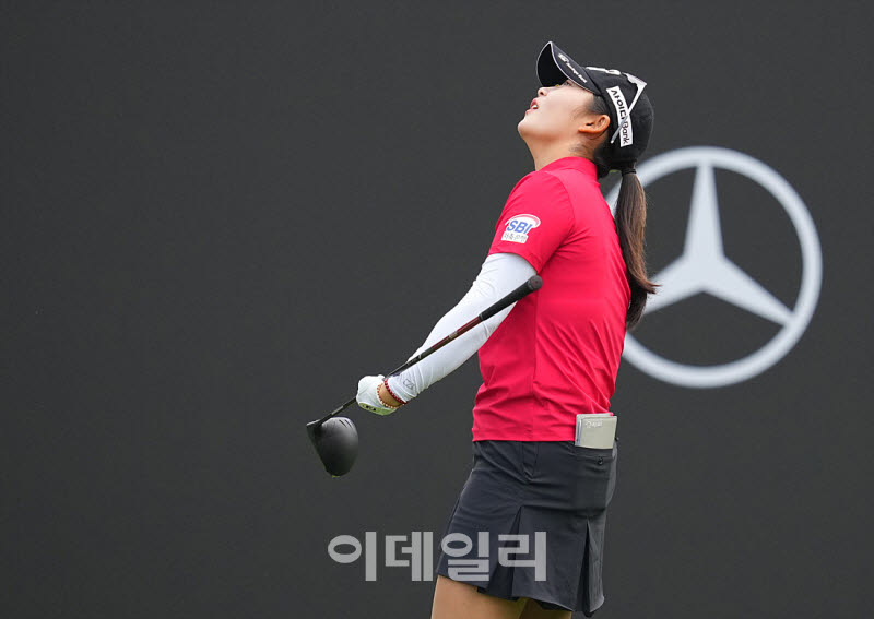 [포토]김지윤,홀인원이라도 하면 좋을텐데