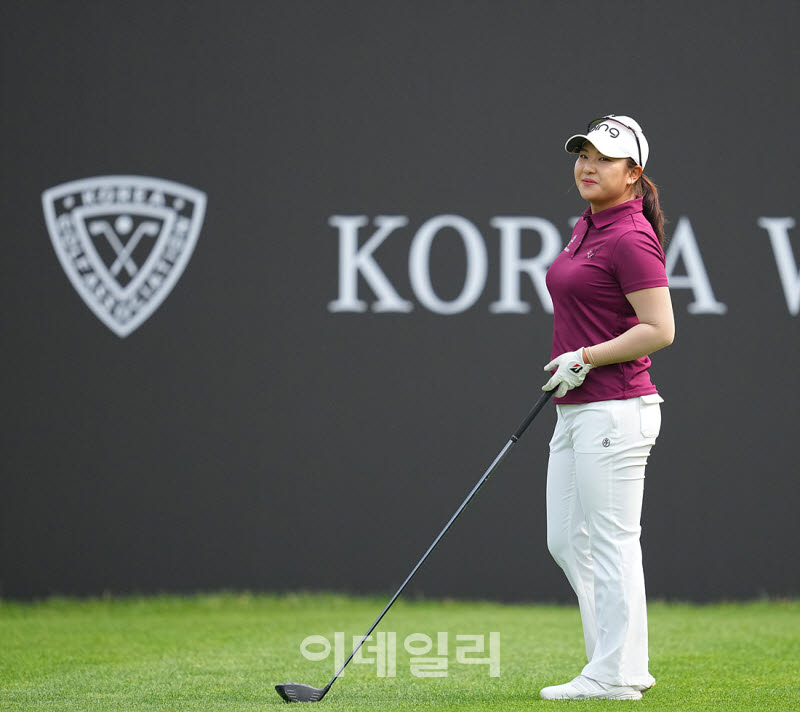 [포토]유서연,첫 티샷을 준비한다