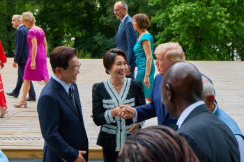 李대통령, G7 공식 만찬 참석…트럼프와 관심사 논의