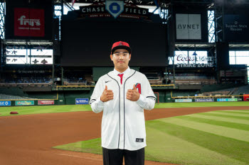 덕수고 투타 유망주 엄준상,  MLB 애리조나 계약...계약금 23억원