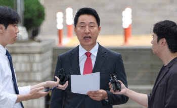 [속보]특검, 여론조사 대납의혹 오세훈 '징역 1년 6개월' 선고