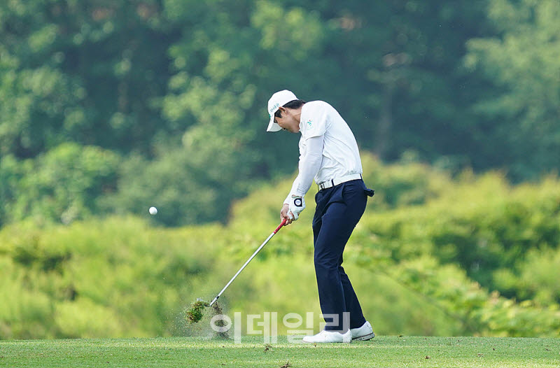 [포토] 박은신, 정교한 타격으로 보낸다