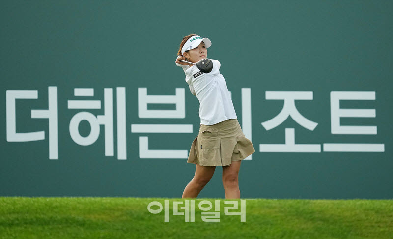 [포토]권은,최선을 다해 타수를 줄인다
