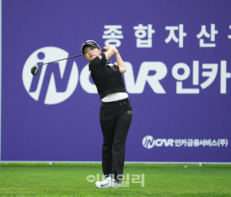 [포토]이예원,페어웨이를 지킨다