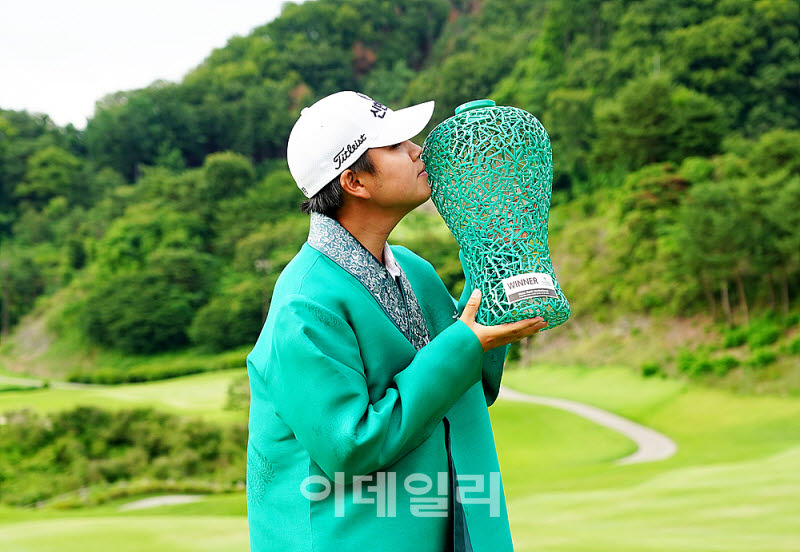 [포토] 장유빈, 대상 포인트와 상금 선두까지