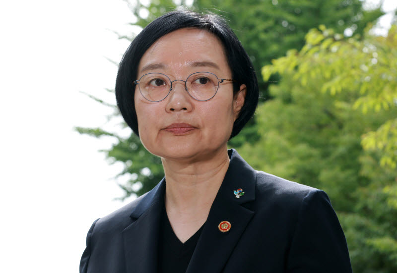 [포토]인사청문회 사무실 향하는 한성숙 국무총리 후보자