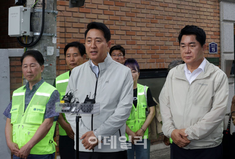 [포토] 풍수해 대책 발표하는 오세훈 시장과 박준희 관악구청장