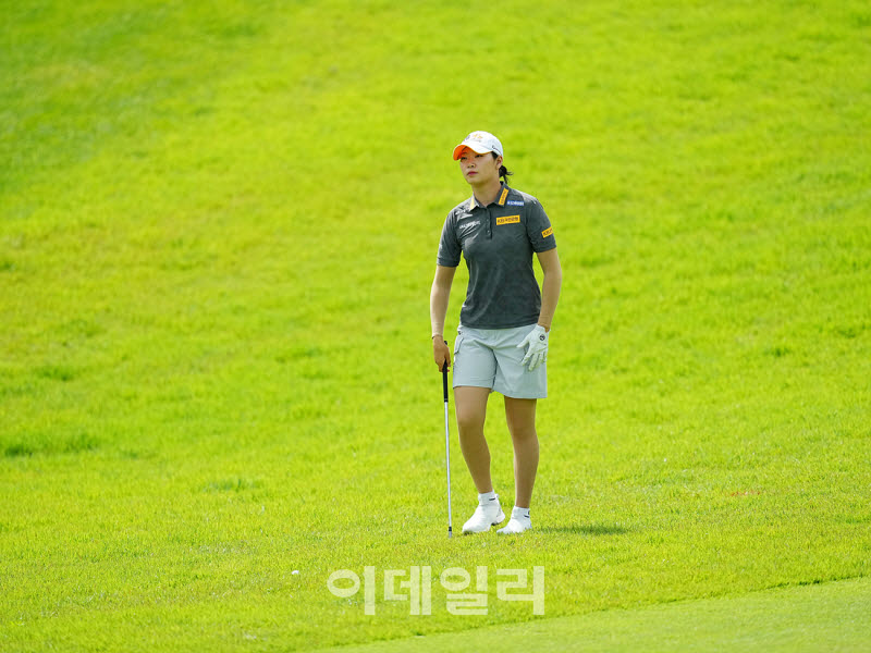[포토]방신실,핀을 바라본다