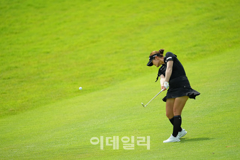 [포토]홍현지,핀을 노린 타구