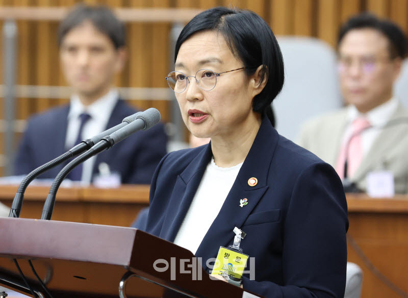 [포토]인사청문회, '인사말하는 한성숙 국무총리 후보자'