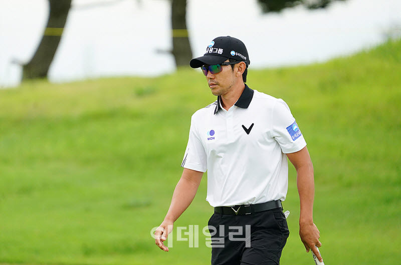 [포토] 그린 살피는 이수민