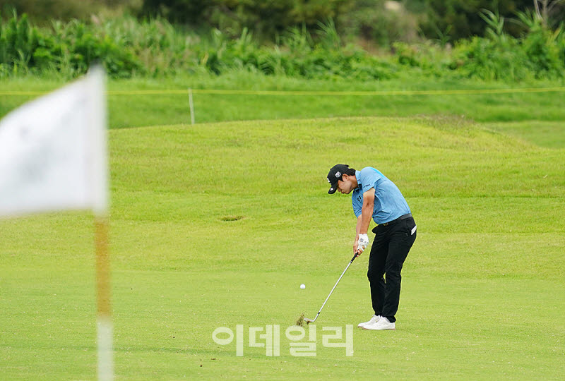 [포토] 김민규, 정교한 컨택으로