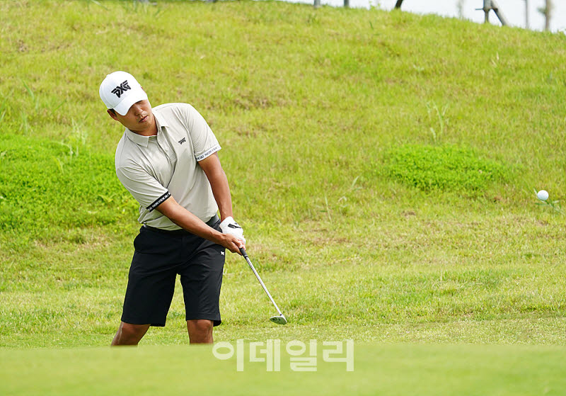 [포토] 신상훈의 어프로치