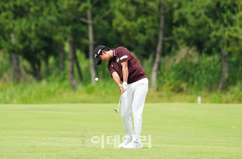 [포토] 옥태훈, 정교한 컨택으로 날린다