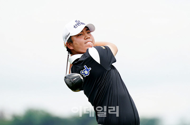 [포토] 장유빈, 파워샷으로 3주 연속 우승 대기록에 도전한다