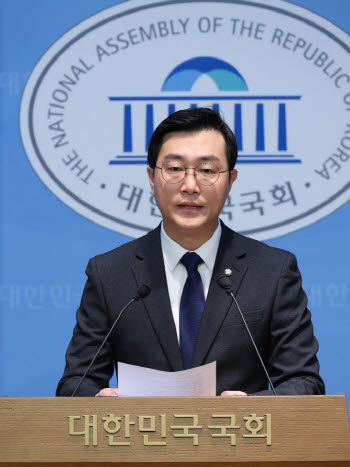 檢, '장경태 성추행 의혹' 수사 착수…비서관 전 연인 참고인 소환