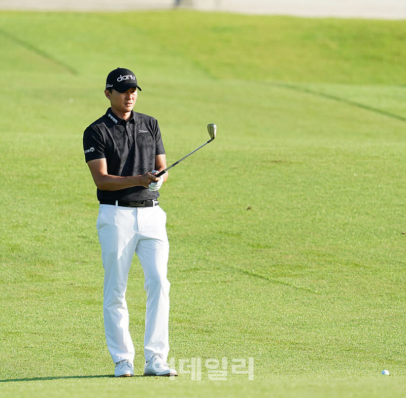 [포토] 이성호, 핀을 직접 노린다