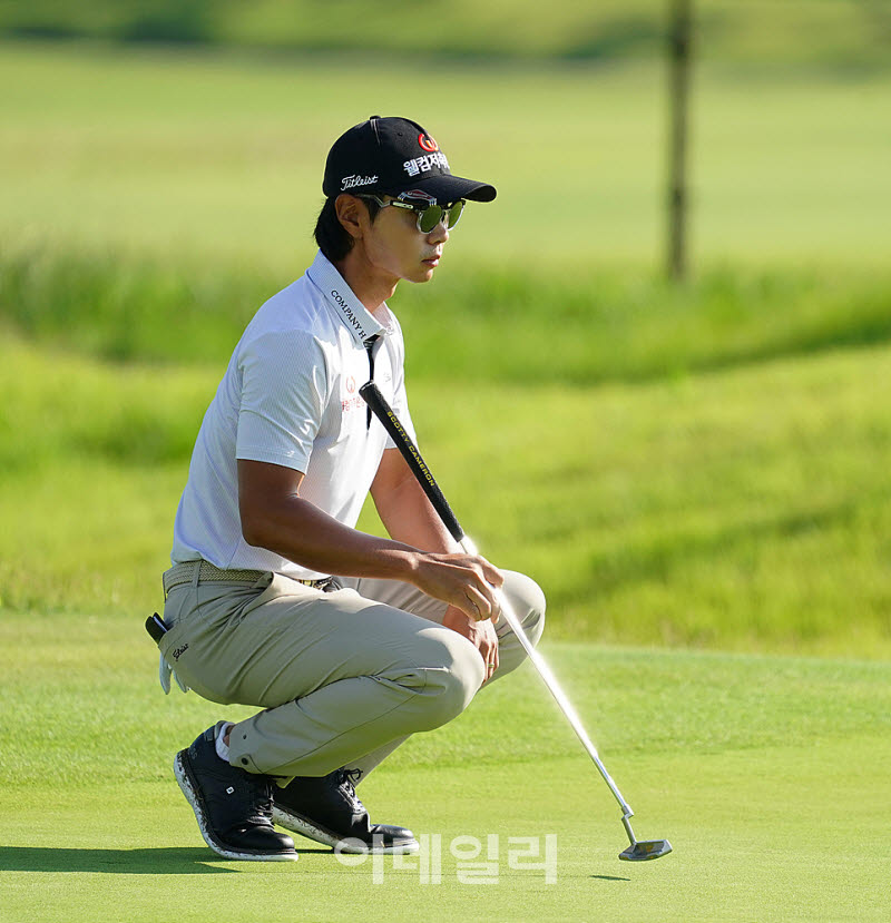[포토] 이형준, 빛나는 퍼팅이 필요하다